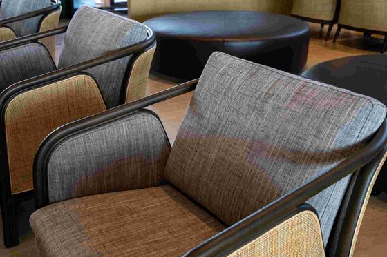 Instalação de móveis de apartamento de estilo resort resistente ao desgaste Sofá e cadeiras personalizados