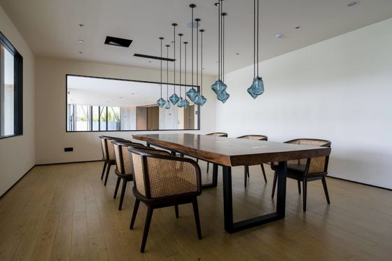 Instalação de móveis de apartamento de estilo resort resistente ao desgaste Sofá e cadeiras personalizados