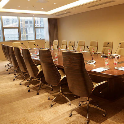 Conjunto de mobiliário para salas de reuniões de hotéis, feito de madeira e materiais de couro de alta qualidade