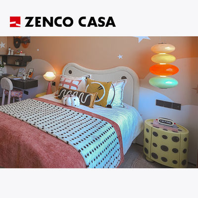 Conjunto de móveis de quarto contemporâneo incluindo cama infantil com mesa de cama de madeira maciça redonda